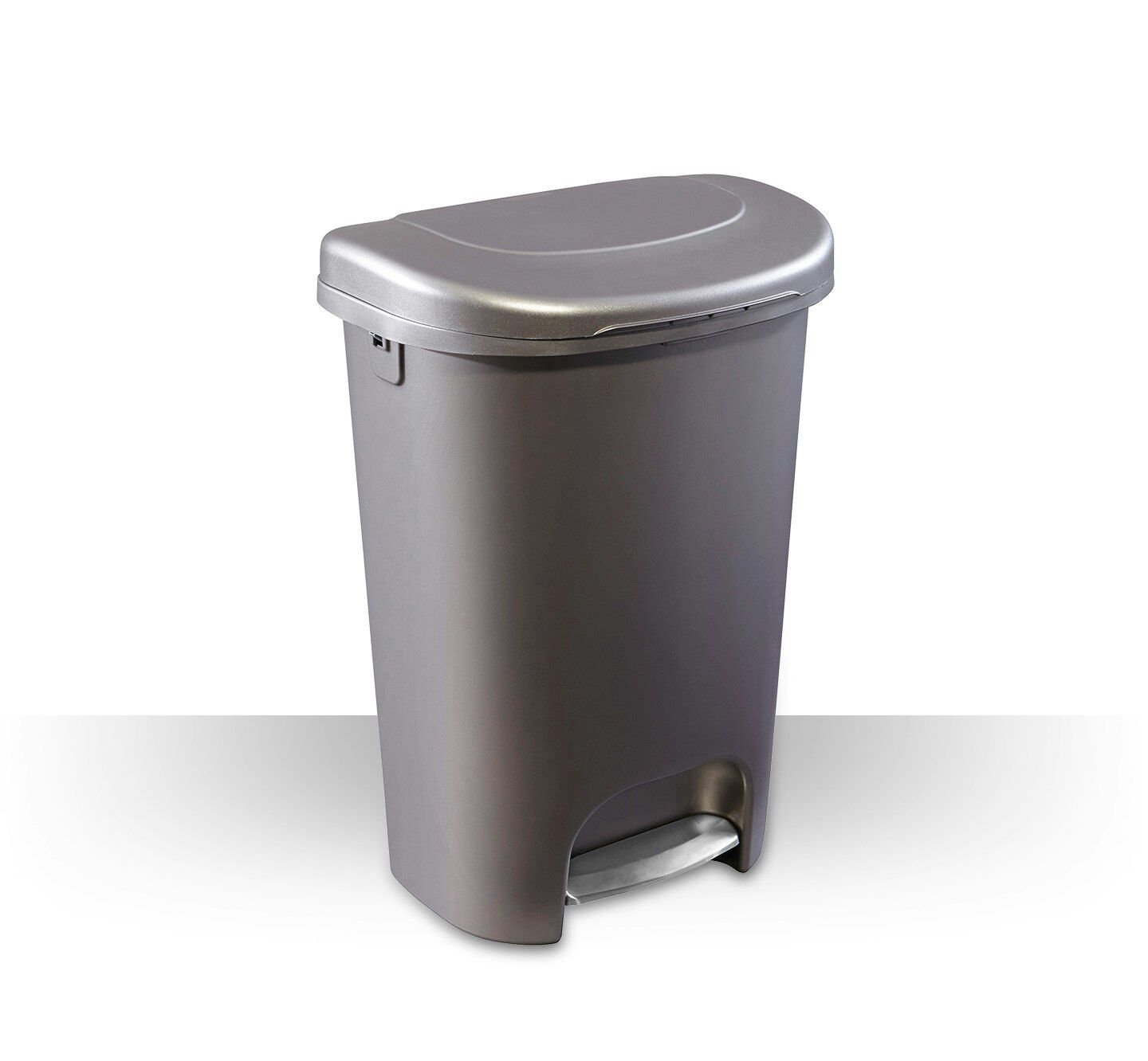 step on waste bin