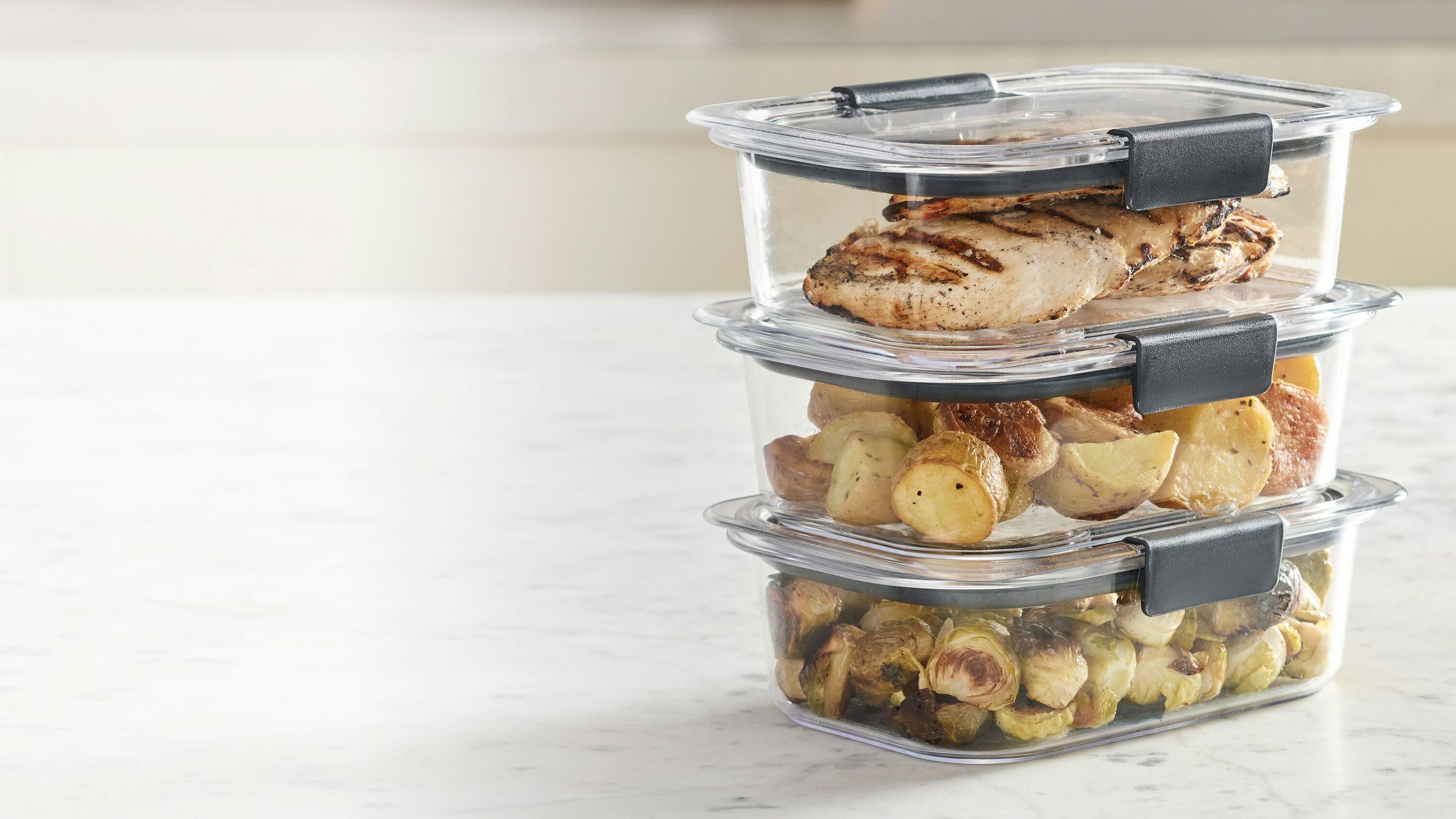 Rubbermaid brilliance food storage containers stacked Rubbermaid brilliance food storage containers stacked