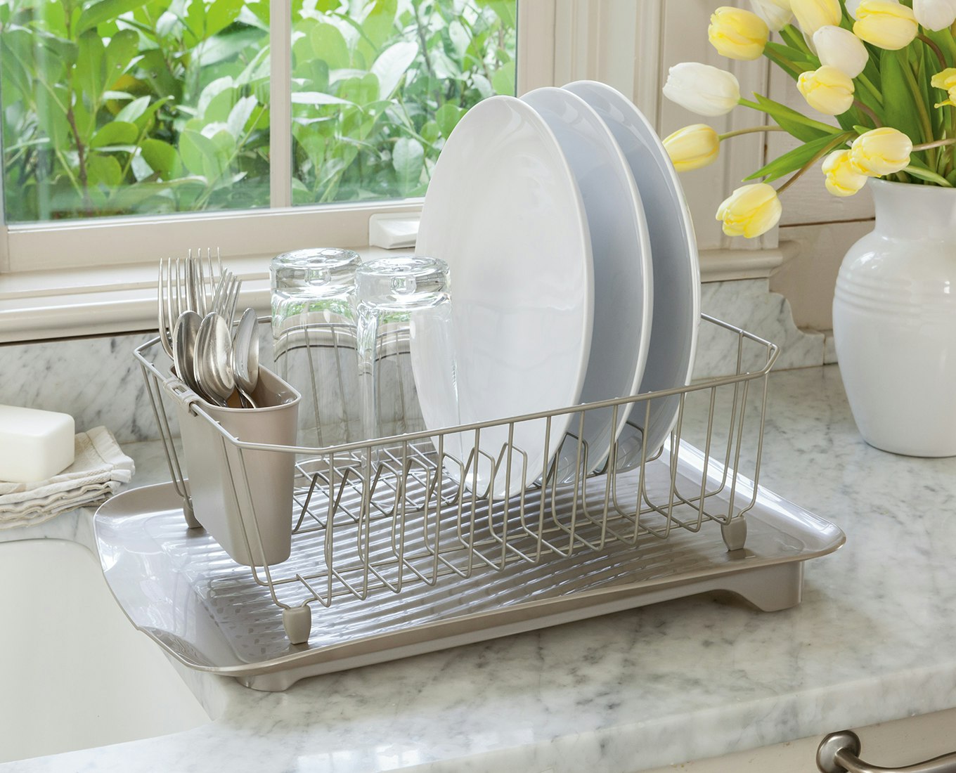 image of rubbermaid dish drainer next to sink